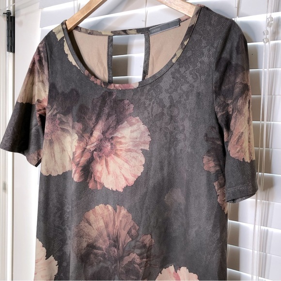 Cherish Taupe Large Floral Graphic Short Sleeve Mini Dress Medium Cut-out Back - Picture 2 of 5